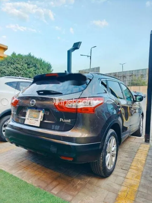 نيسان قشقاي 2017 بني مستعملة للبيع - 5