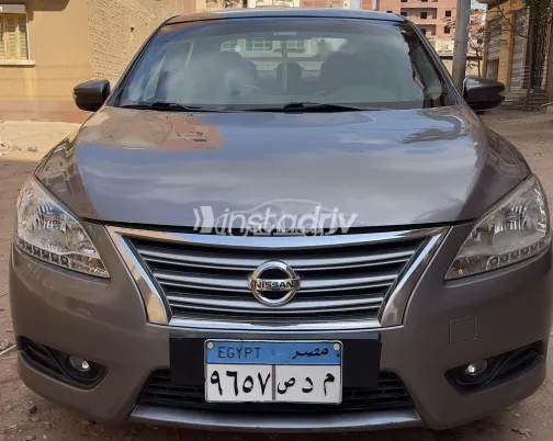 Nissan Sentra 2017 Gray Used for Sale - 1