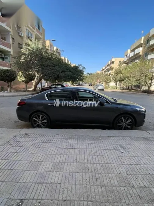 بيجو 508 2016 رمادي مستعملة للبيع - 2