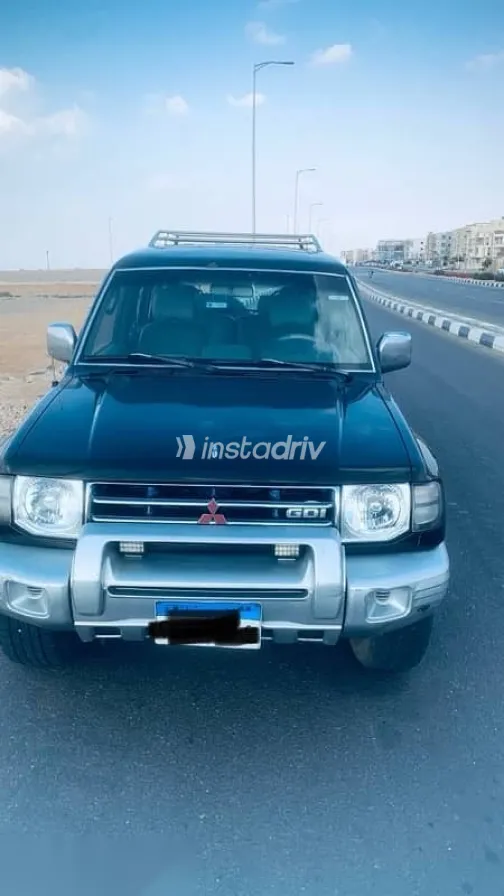 ميتسوبيشي باجيرو 1999 رمادي مستعملة للبيع - 1