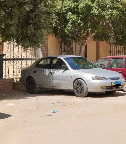 هيونداي إلنترا 1996 رمادي مستعملة للبيع - 1