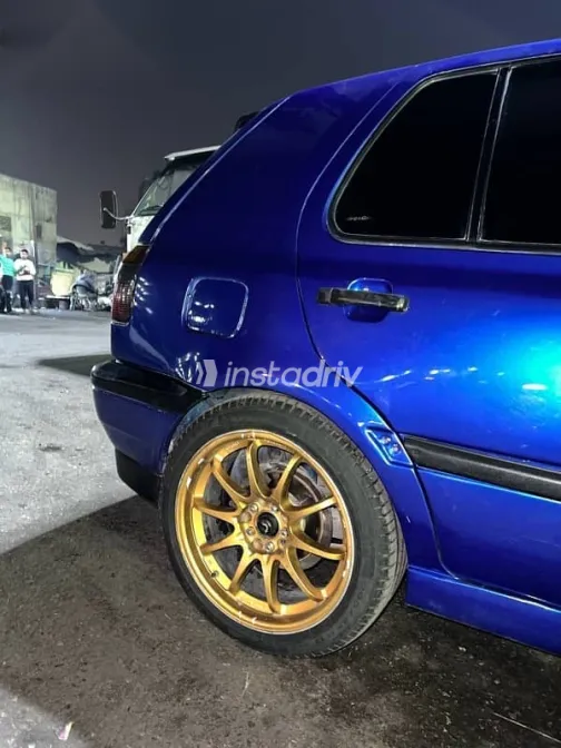 فولكس فاغن جولف 1992 أزرق غامق مستعملة للبيع - 3