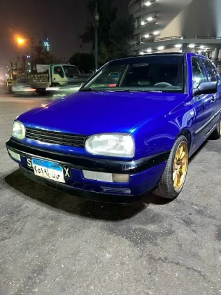 فولكس فاغن جولف 1992 أزرق غامق مستعملة للبيع