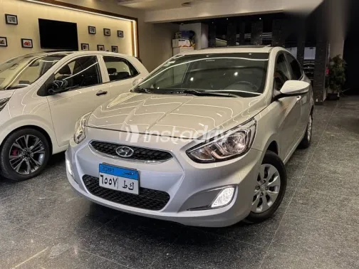 هيونداي اكسنت 2026 فضي مستعملة للبيع - 3