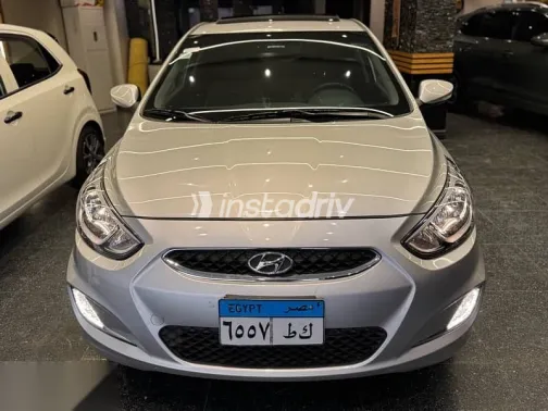 هيونداي اكسنت 2026 فضي مستعملة للبيع - 6