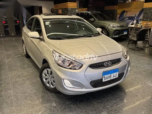 هيونداي اكسنت 2026 فضي مستعملة للبيع - 7