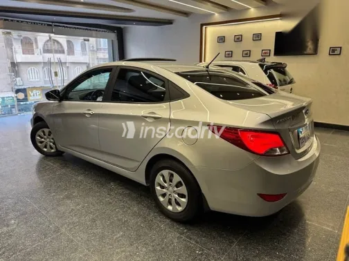 هيونداي اكسنت 2026 فضي مستعملة للبيع - 9