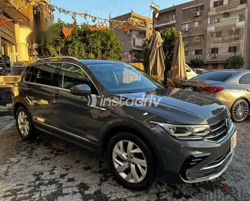 فولكس فاغن تيجون 2021 أزرق غامق مستعملة للبيع - 2