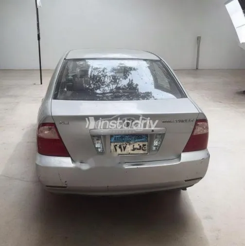 تويوتا كورولا 2006 فضي مستعملة للبيع - 2