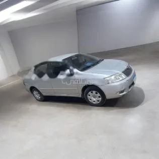 تويوتا كورولا 2006 فضي مستعملة للبيع