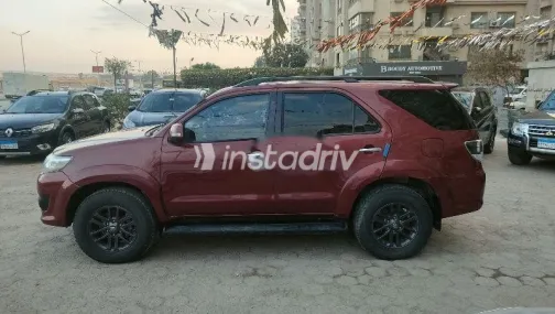 تويوتا فورتشنر 2016 أحمر غامق مستعملة للبيع - 3
