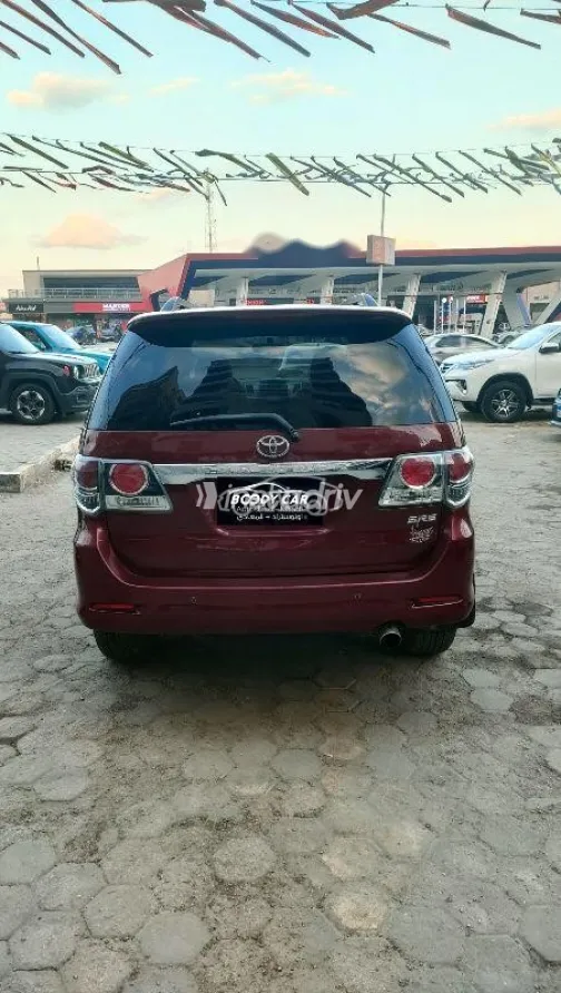 تويوتا فورتشنر 2016 أحمر غامق مستعملة للبيع - 4