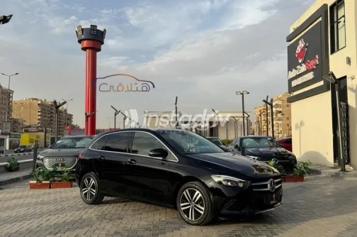 مرسيدس B 200 2022 أسود مستعملة للبيع - 2