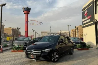 مرسيدس B 200 2022 أسود مستعملة للبيع