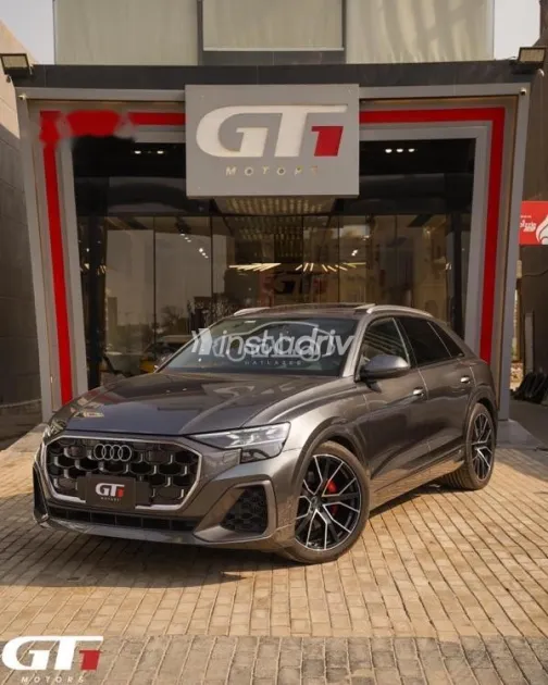 Audi Q8 2025 Gray Used for Sale - 1