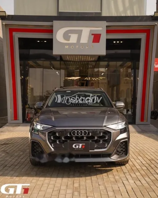 Audi Q8 2025 Gray Used for Sale - 3