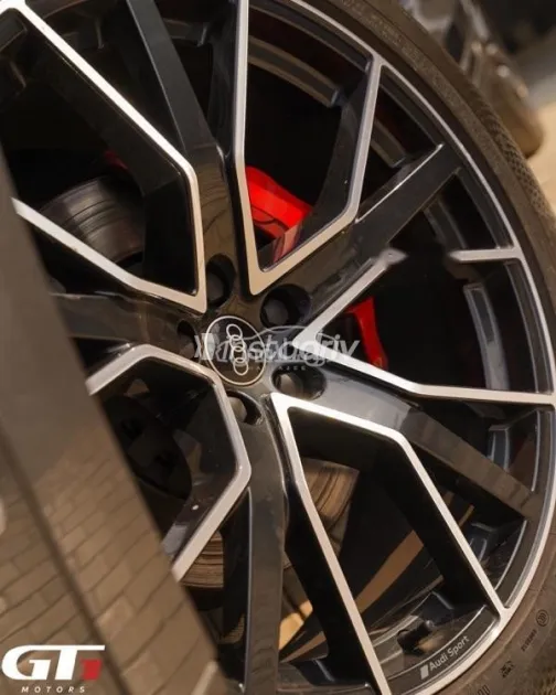 Audi Q8 2025 Gray Used for Sale - 4