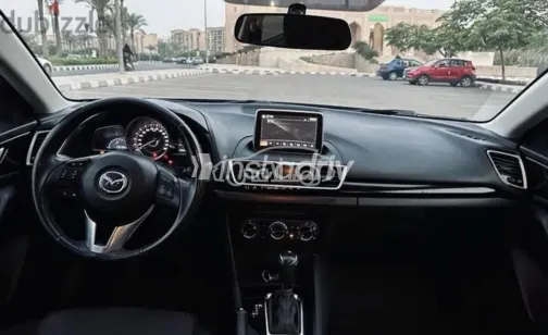 مازدا 3 2017 أزرق غامق مستعملة للبيع - 5