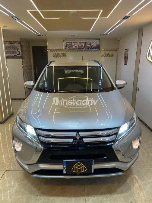 ميتسوبيشي اكليبس 2020 فضي مستعملة للبيع - 2