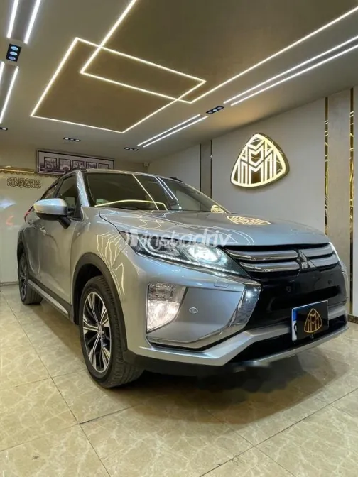 ميتسوبيشي اكليبس 2020 فضي مستعملة للبيع - 3