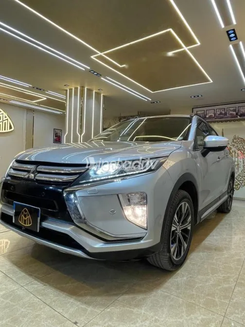 ميتسوبيشي اكليبس 2020 فضي مستعملة للبيع - 5