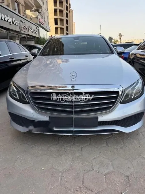 Mercedes E 180 2019 Gray Used for Sale - 1