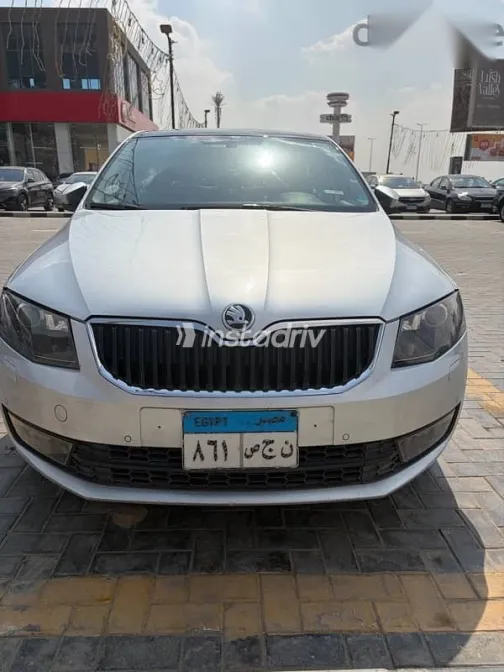 سكودا اوكتافيا 2016 رمادي مستعملة للبيع - 3