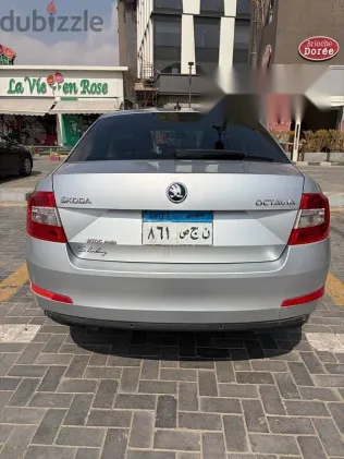 سكودا اوكتافيا 2016 رمادي مستعملة للبيع