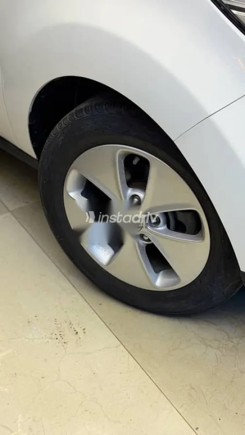 كيا سول 2014 أبيض مستعملة للبيع - 9