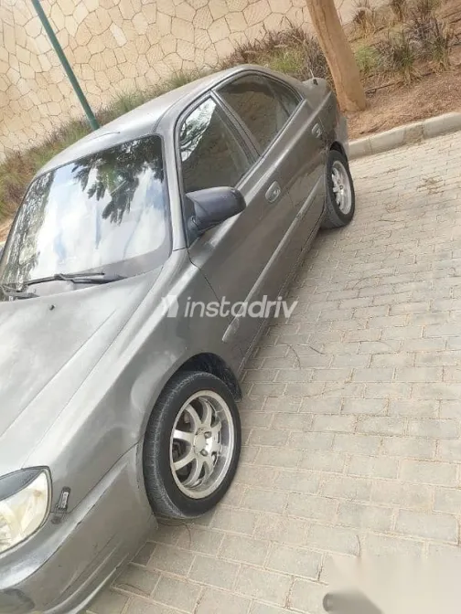 هيونداي فيرنا 2013 رمادي مستعملة للبيع - 3