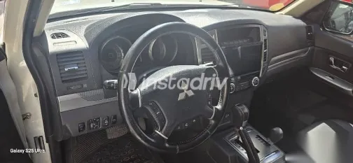 ميتسوبيشي باجيرو 2022 أبيض مستعملة للبيع - 4