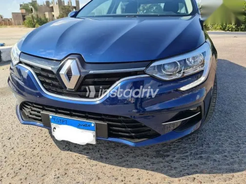 رينو ميجان 2023 أزرق غامق مستعملة للبيع - 2