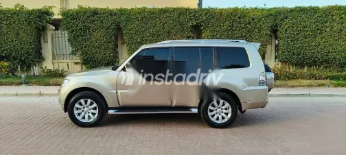 Mitsubishi Pajero 2011 Gold Used for Sale - 2