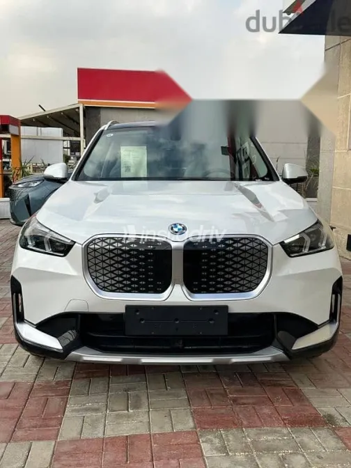 بي ام دبليو اى اكس 1 2025 أبيض جديدة للبيع - 1