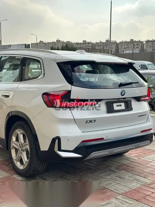 بي ام دبليو اى اكس 1 2025 أبيض جديدة للبيع - 2