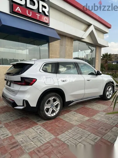 بي ام دبليو اى اكس 1 2025 أبيض جديدة للبيع - 3