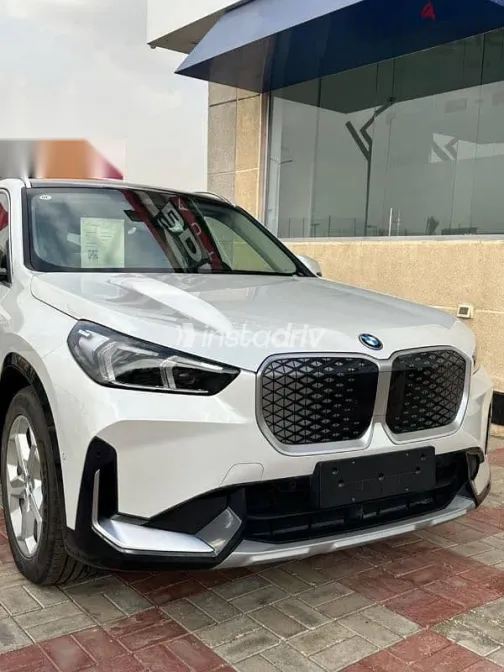 بي ام دبليو اى اكس 1 2025 أبيض جديدة للبيع - 4