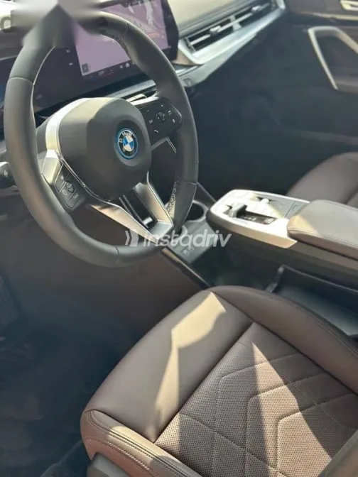 بي ام دبليو اى اكس 1 2025 أبيض جديدة للبيع - 6