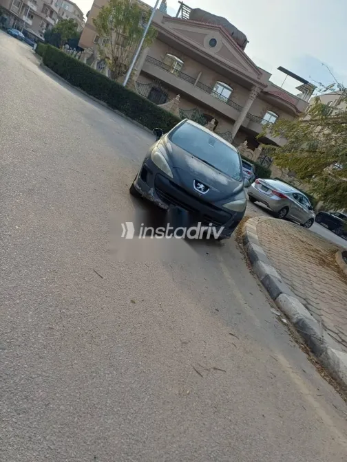 بيجو 308 2011 رمادي مستعملة للبيع - 1