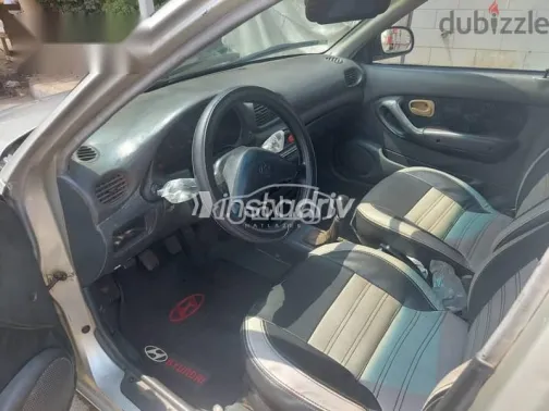 هيونداي اكسنت 2006 فضي مستعملة للبيع - 4