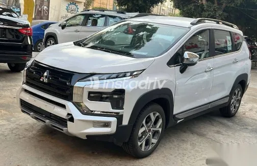 ميتسوبيشي اكسباندر 2025 أبيض جديدة للبيع - 4