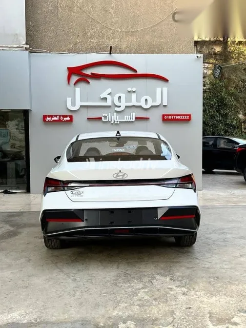 هيونداي إلنترا 2025 أبيض جديدة للبيع - 2