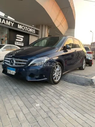 مرسيدس B 200 2013 أزرق غامق مستعملة للبيع