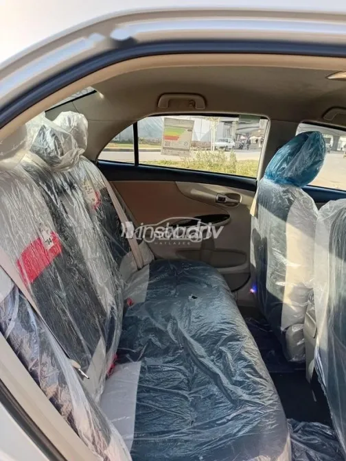 Toyota Corolla 2012 Silver Used for Sale - 2