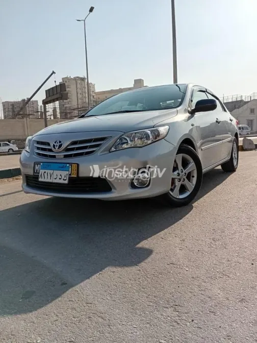 Toyota Corolla 2012 Silver Used for Sale - 3