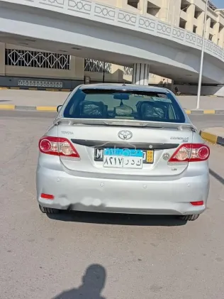 تويوتا كورولا 2012 فضي مستعملة للبيع