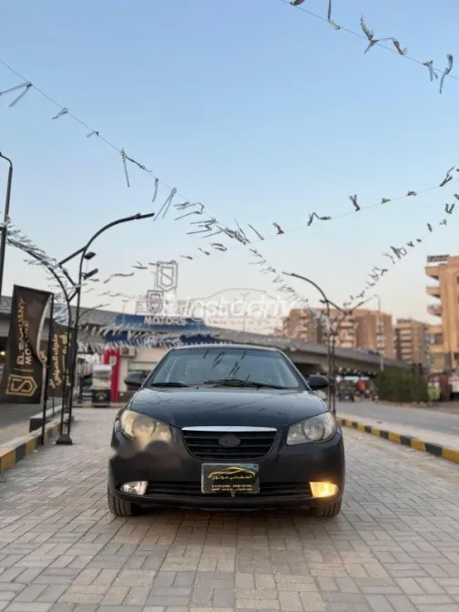 هيونداي إلنترا 2008 أسود مستعملة للبيع - 1