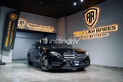 مرسيدس E 200 2019 أسود مستعملة للبيع - 1