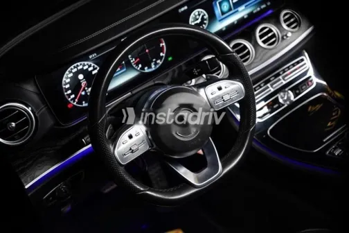 مرسيدس E 200 2019 أسود مستعملة للبيع - 5