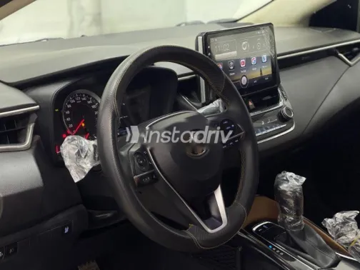 تويوتا كورولا 2022 فضي مستعملة للبيع - 3